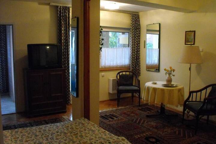 Room 22 of 33