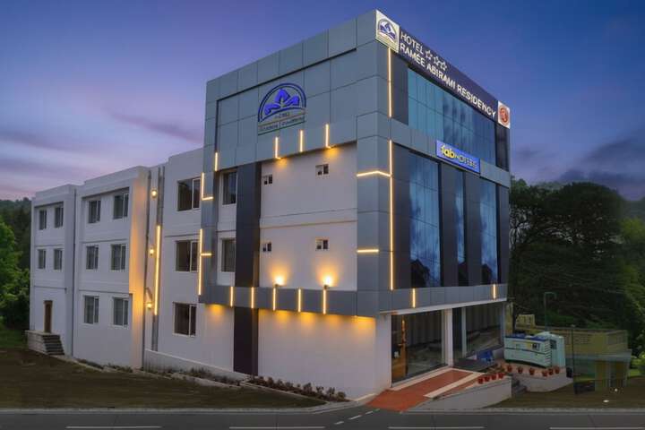 Fabhotel Abirami Grand Inn