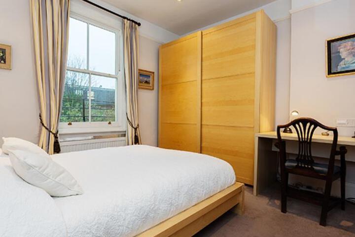 Veeve 4 Bed Family Home Goldhawk Road Hammersmith