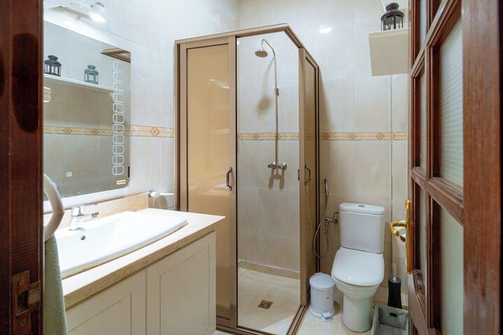 Room 43 of 79