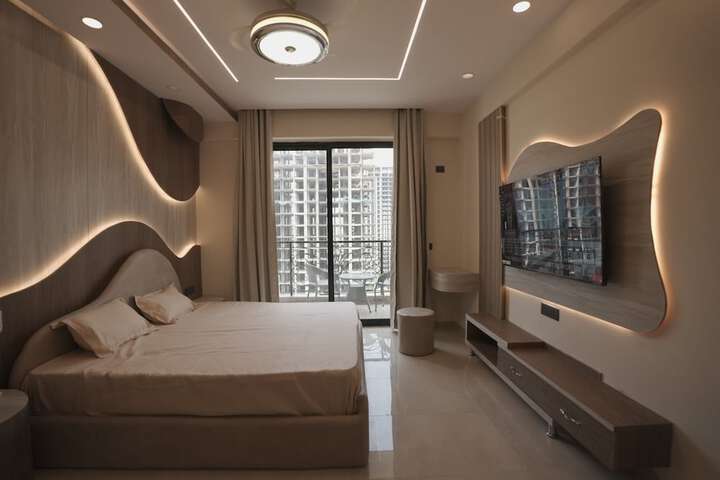 Room 8 of 24