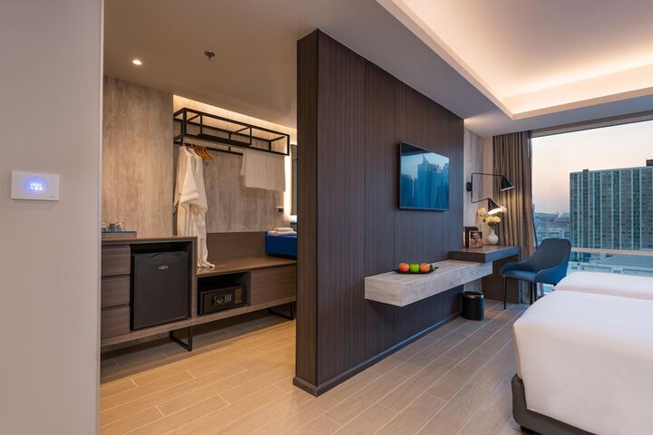Room 40 of 190