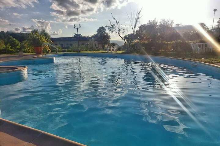 Pool 10 of 22