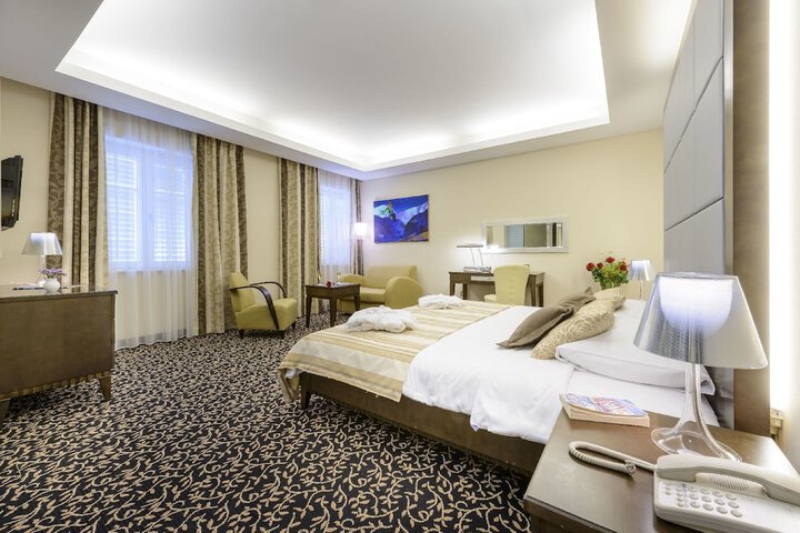 Room 29 of 152