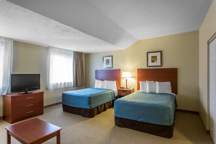 1 Queen Bed Suite (8 of 28)