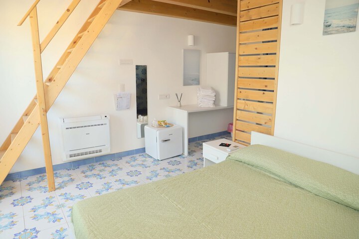 Room 10 of 64