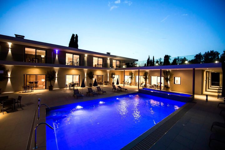 Pool 34 of 51