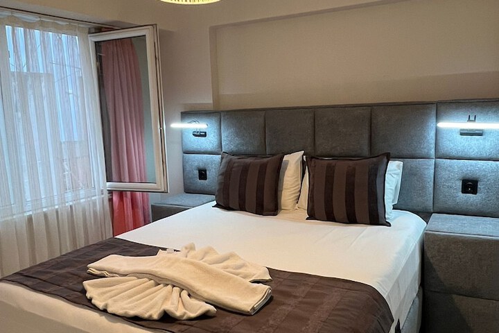 Room 6 of 29