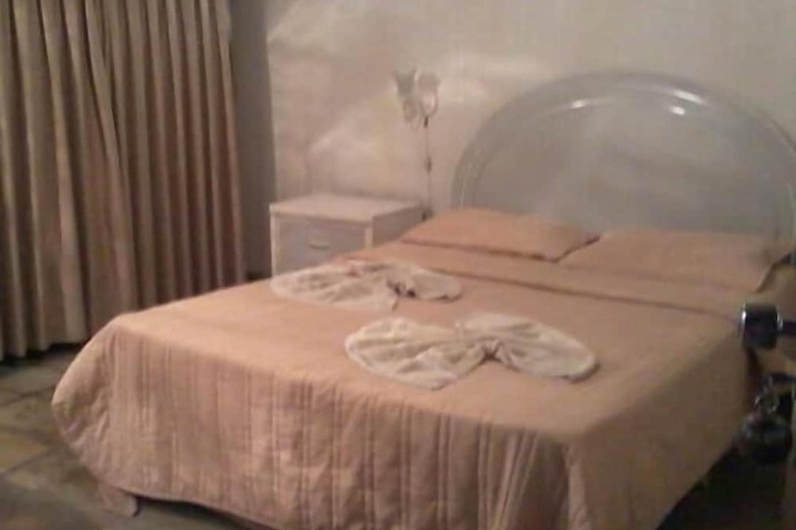 Room 12 of 26