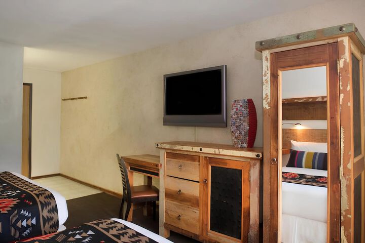Room 14 of 26