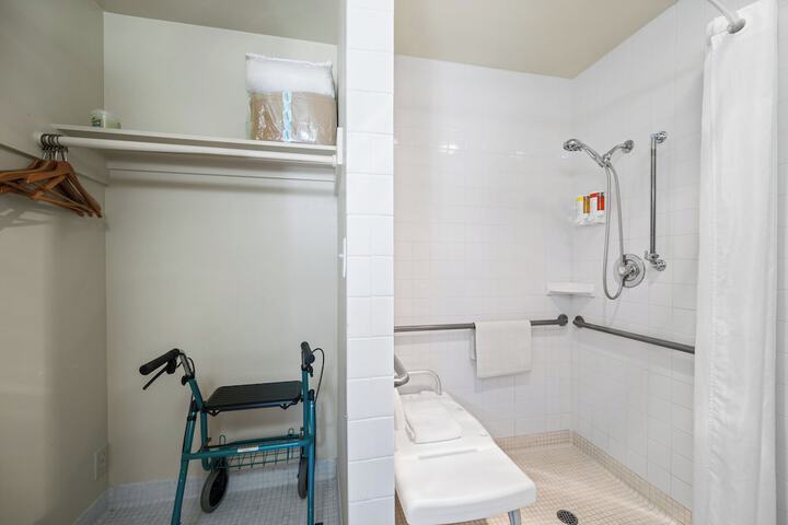 Room 98 of 152