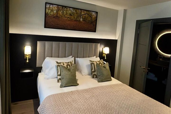 Room 3 of 15