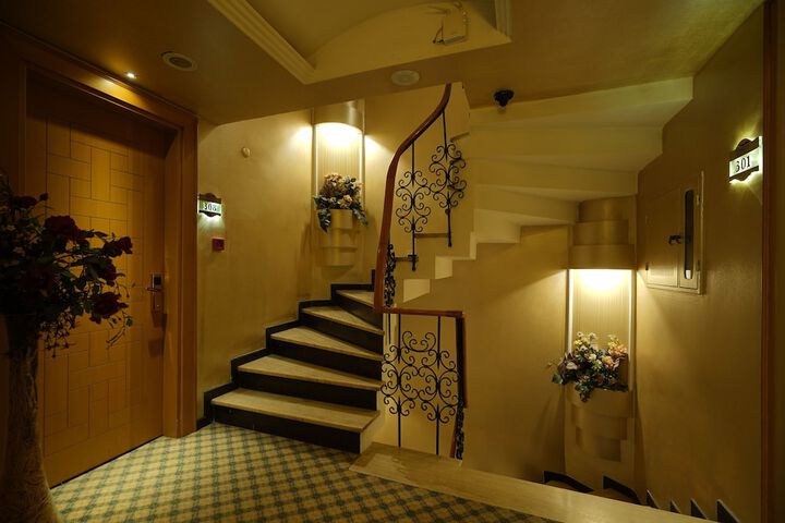 Ballroom/Hall 46 of 53