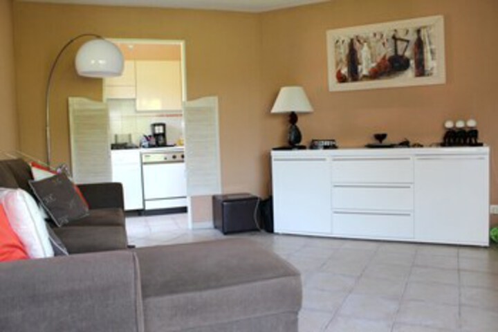 Room 12 of 37