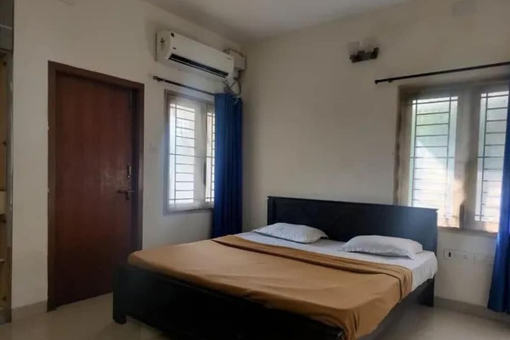 Room 7 of 11