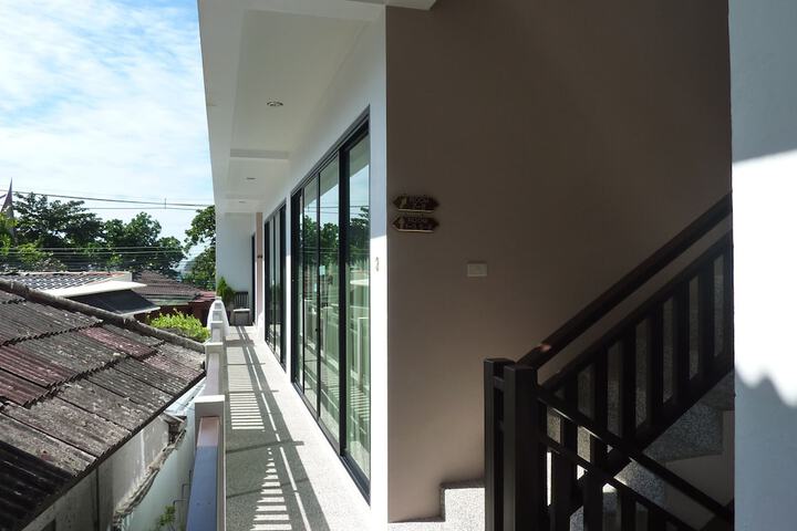Room 3 of 34