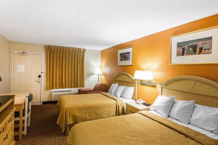 Room 2 of 9