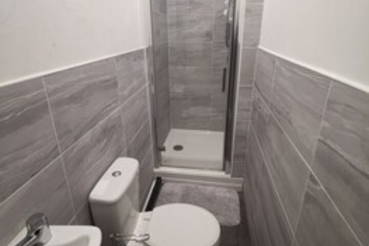 Room 2 of 35