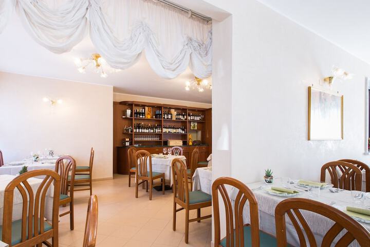 Breakfast area