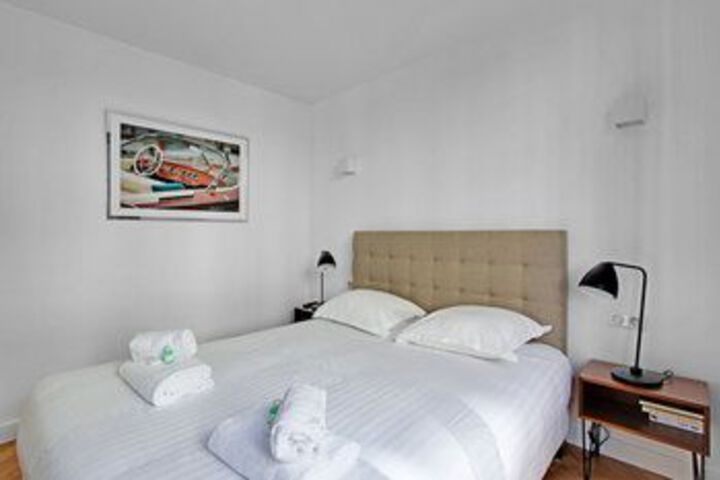 Room 53 of 102
