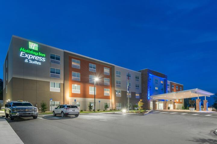 Front of property - evening/night