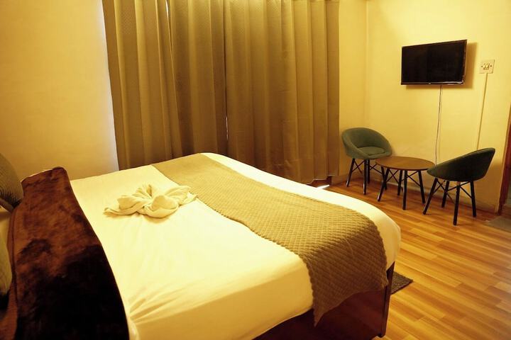 Room 12 of 27