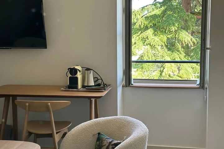 Room 9 of 109