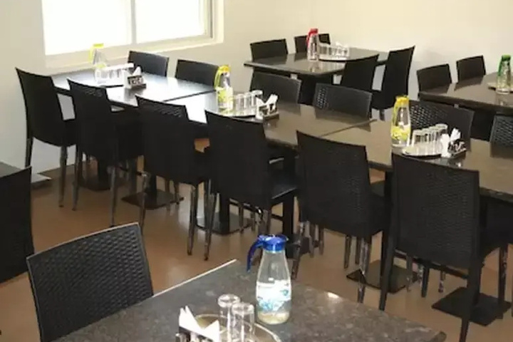 Dining 11 of 35