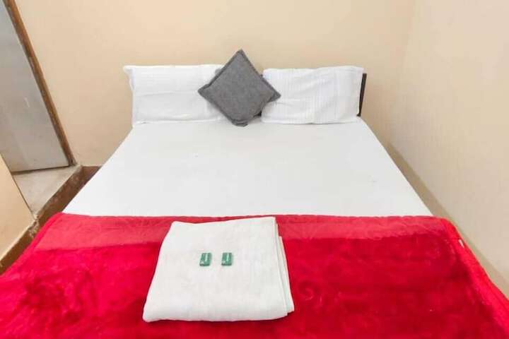 Room 3 of 38