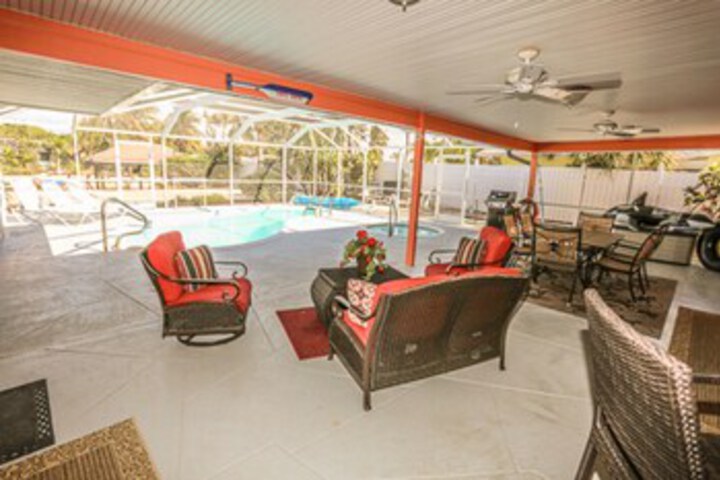 Pool 21 of 37