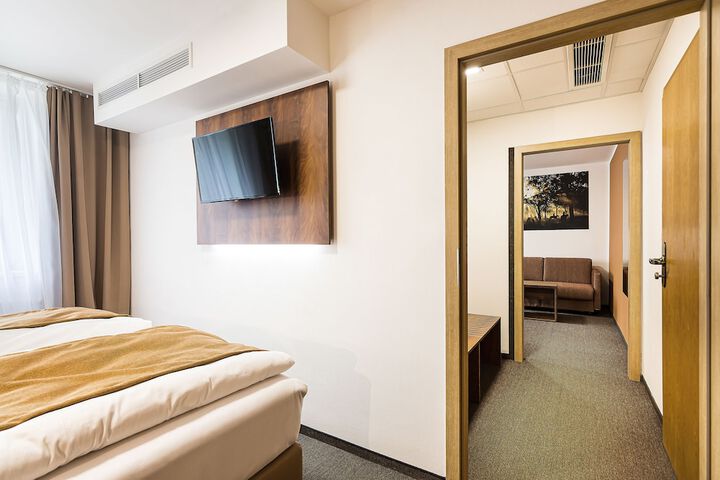 Room 21 of 133