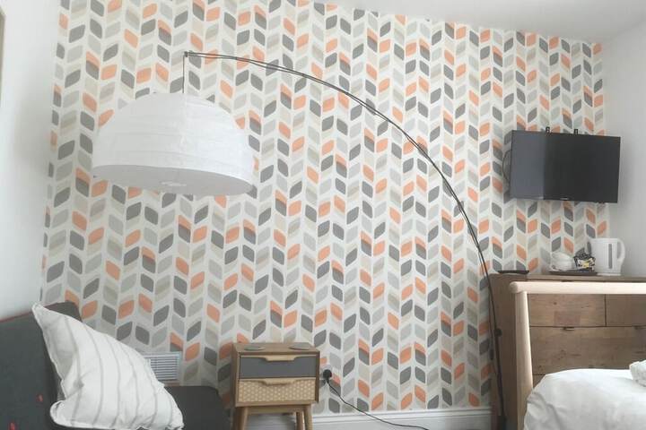 Room 2 of 47
