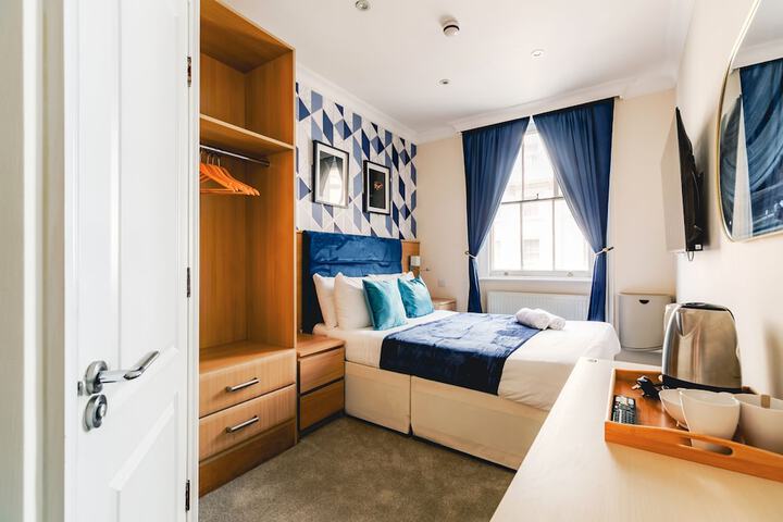 Room 65 of 110