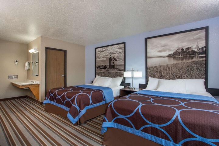 Room 5 of 25