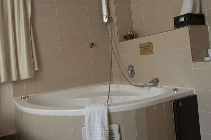 Hot Tub 50 of 78