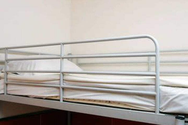 Room 4 of 8