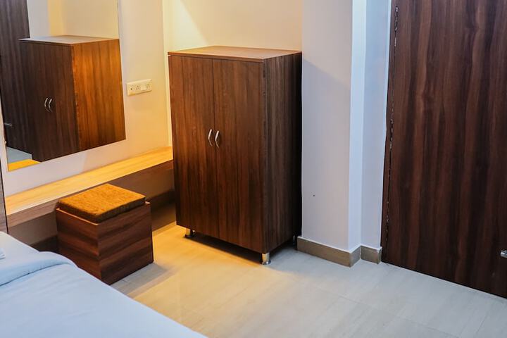 Room 17 of 23