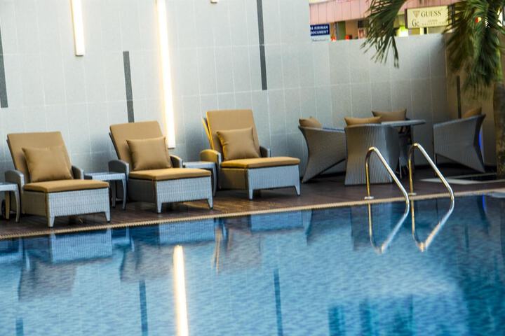 Hotel Pool