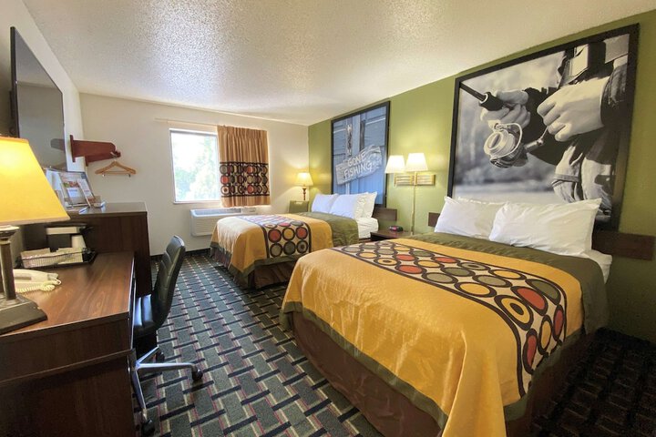 2 Double Beds (9 of 12)
