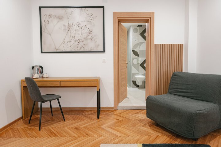 Room 26 of 45