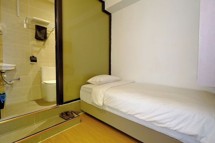 Room 30 of 53