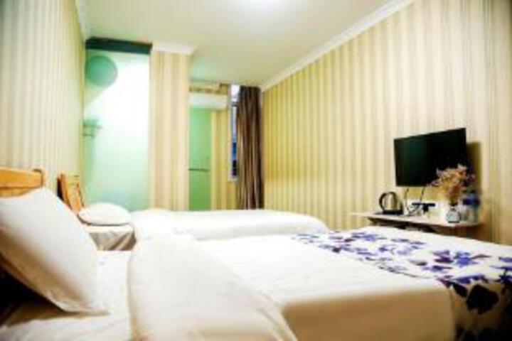 Room 6 of 6