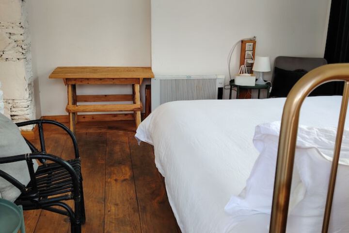 Room 8 of 86