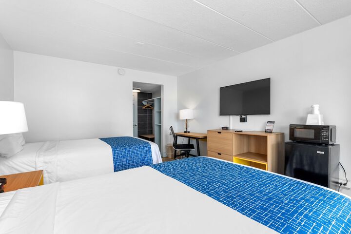 Room 14 of 32