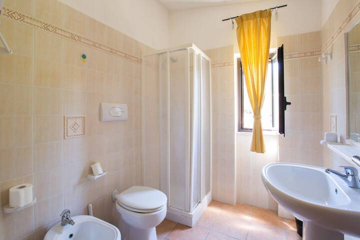 Room 15 of 28