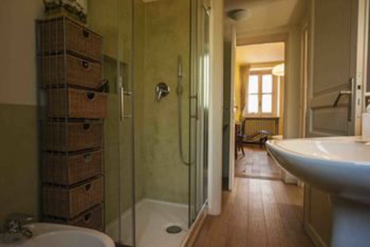 Room 2 of 11