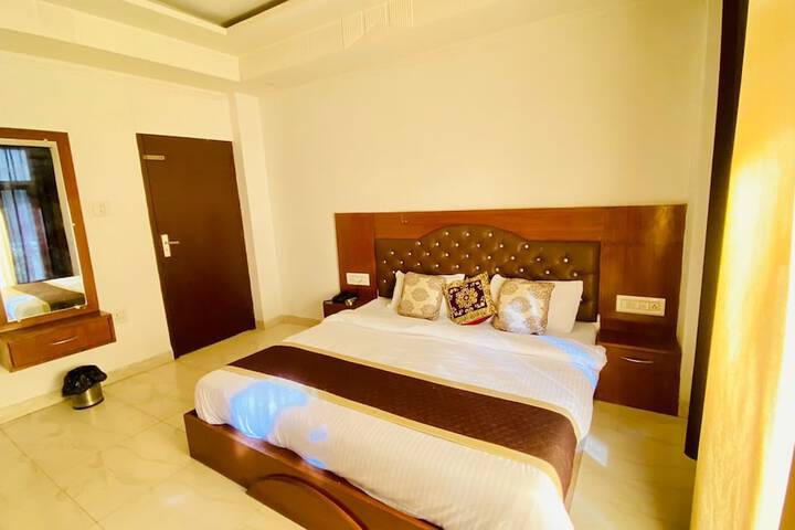 Room 6 of 21