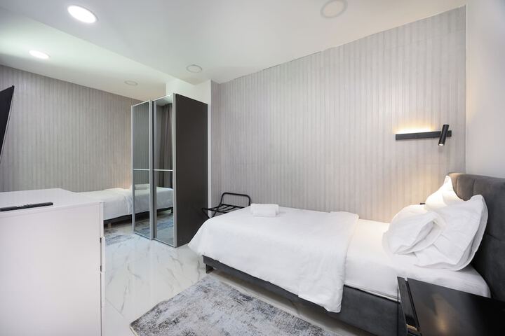 Room 50 of 169