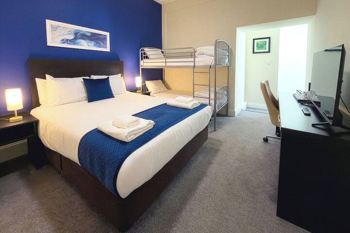 Room 8 of 40