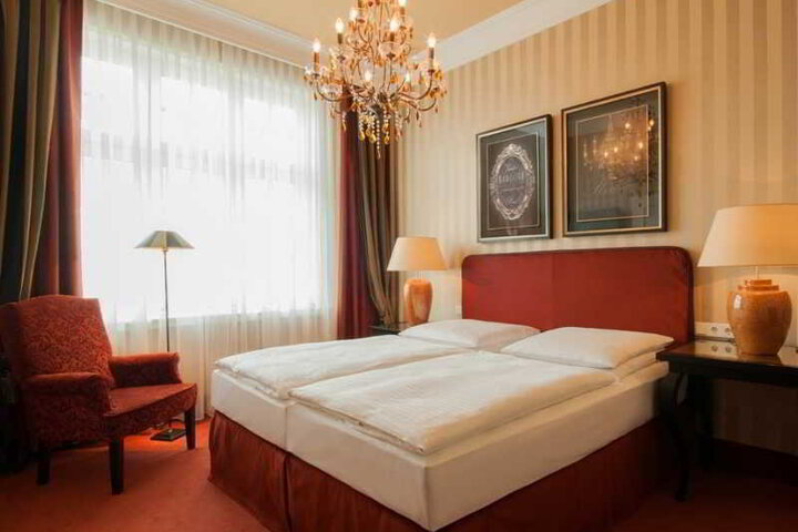 Room 10 of 10